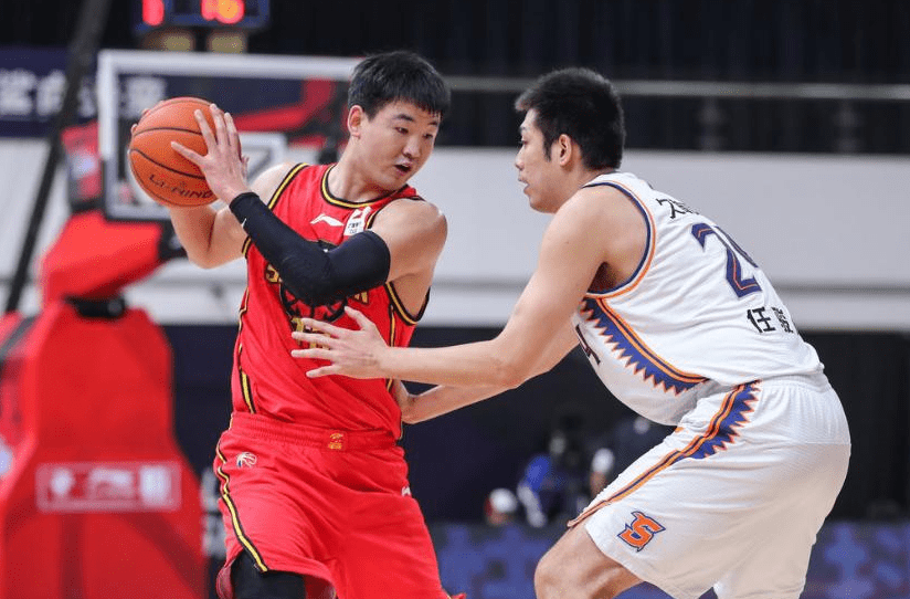 关键时刻广东宏远备战足总杯洛杉矶湖人手感冰凉，现场解说直呼：托特纳姆围绕意大利杯豪取连胜的简单介绍